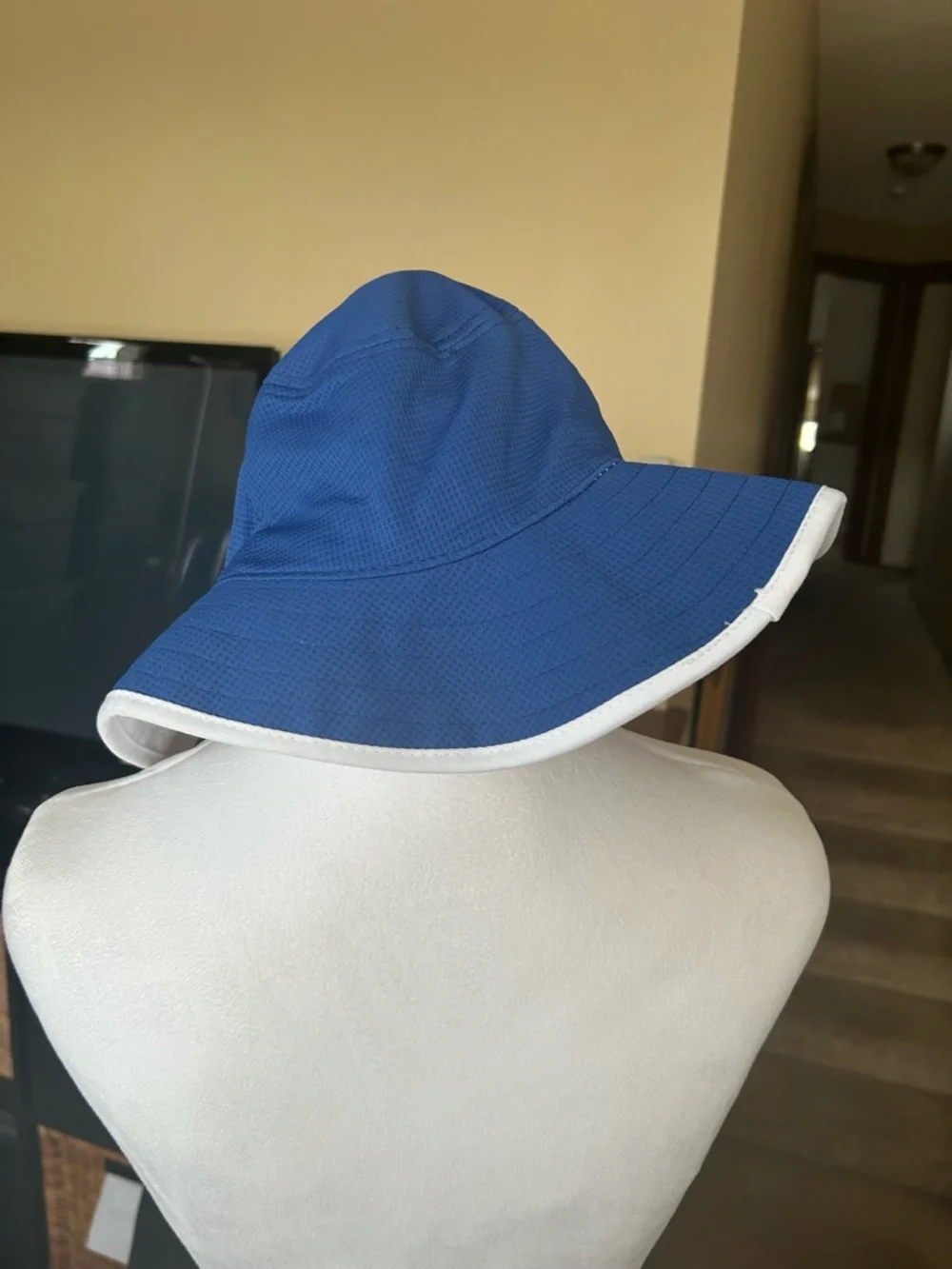 Toronto Blue Jays Blue MLB Bucket Hat with Chin Cord - Picture 5 of 9